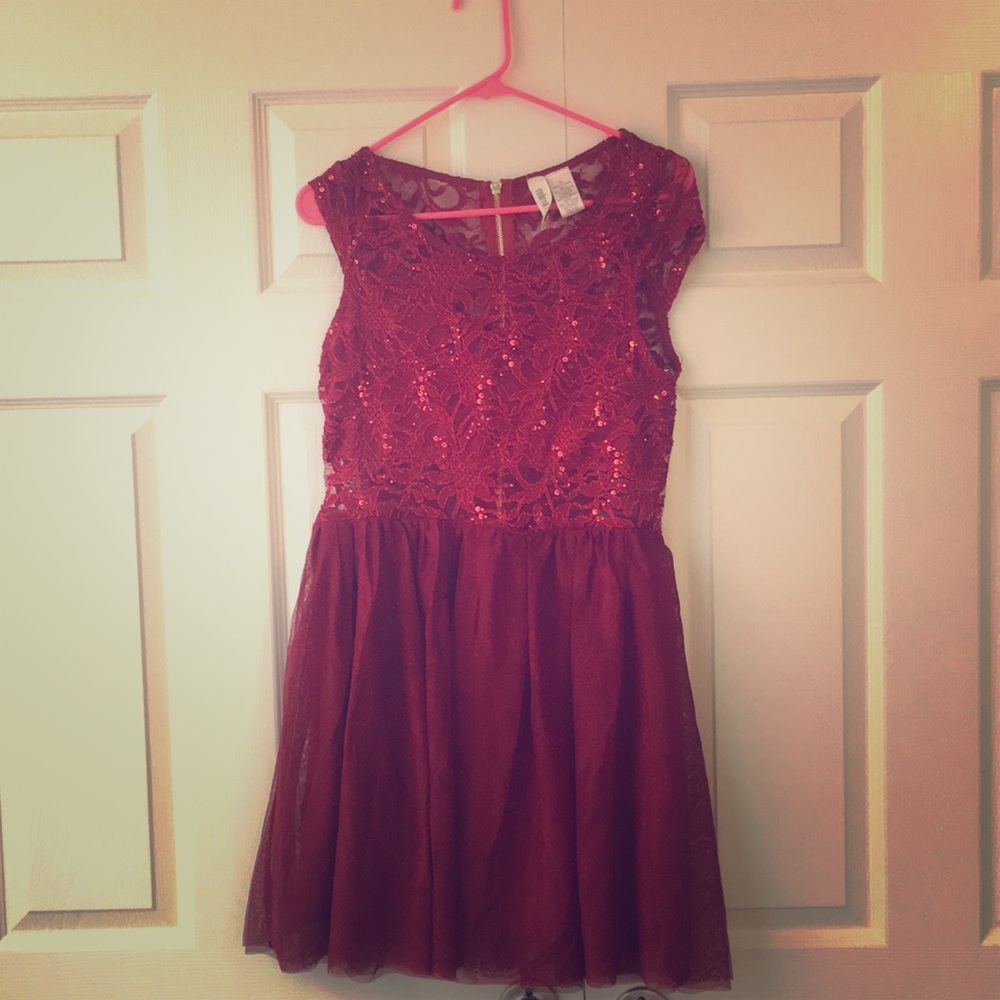 A lace red dress